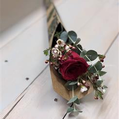 Sealed with a Kiss Single Rose